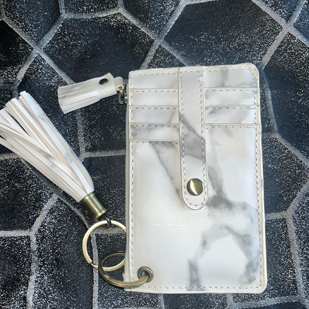Ecosusi White Marble Print Keychain Wallet